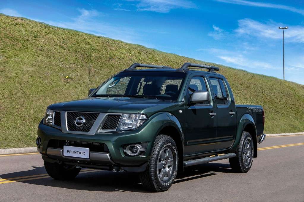 Nissan_Frontier_SV_Attack_4X4_2015_3