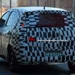 Flagra do novo Fiat derivado do Projeto 326 com a camuflagem zebrada