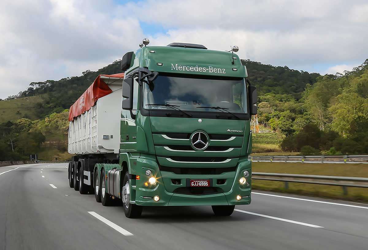Transporte de Carga - Caminhões Mercedes-benz-actros-2546-serie-especial-retro-1
