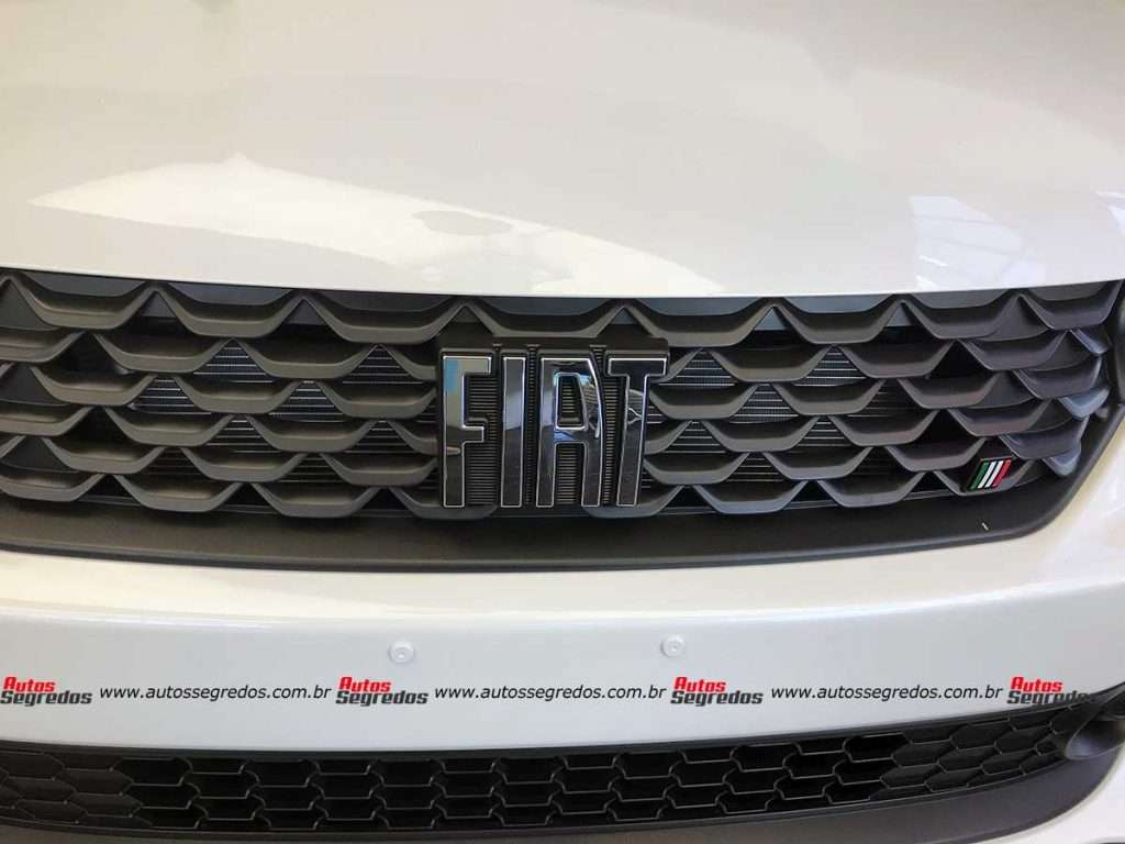 Novo logo Fiat no Argo