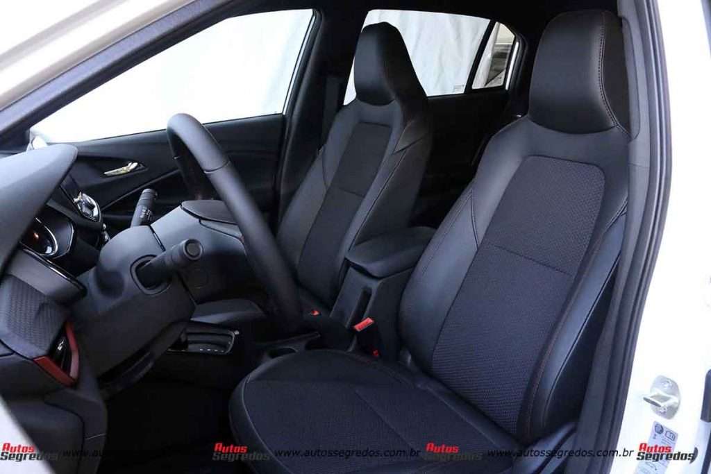 Bancos dianteiros Chevrolet Onix RS 2021