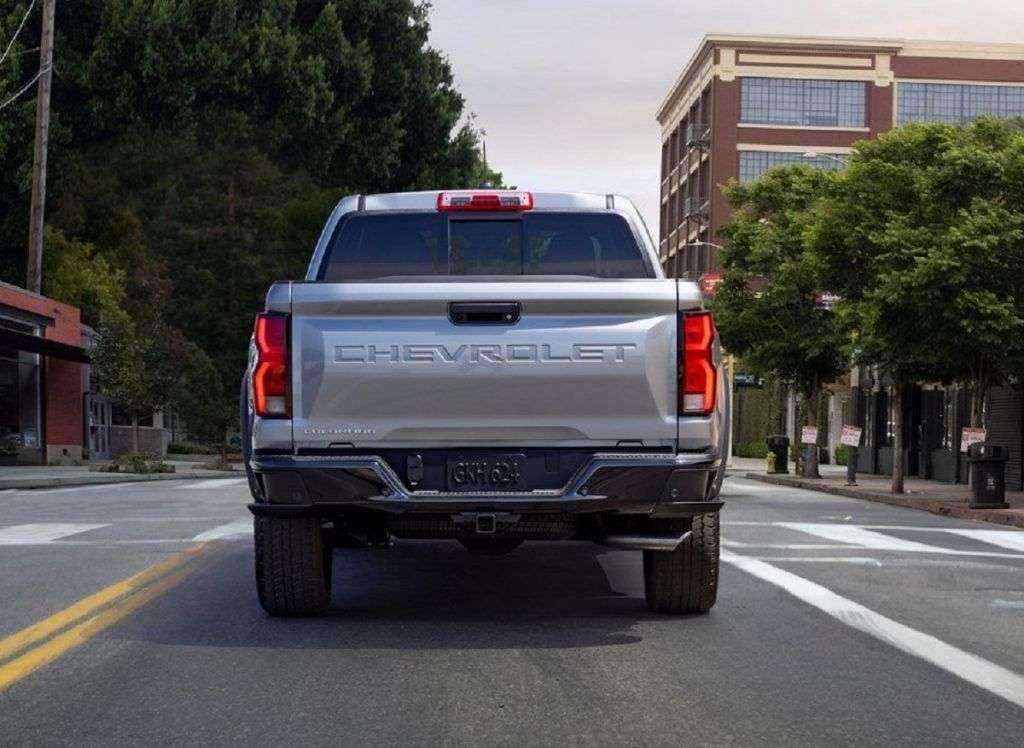 Traseira nova Chevrolet Colorado (nova S10) na cor cinza