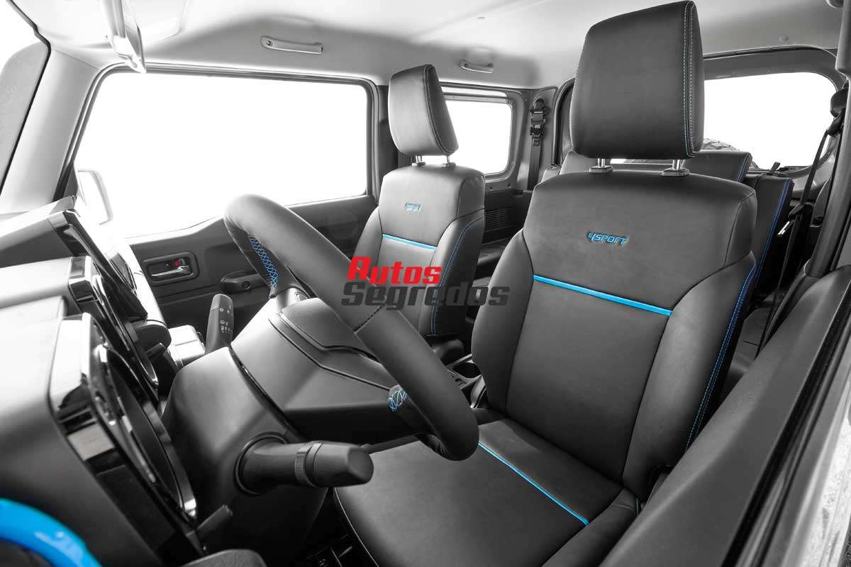 Suzuki Jimny Sierra 4Sport front seats