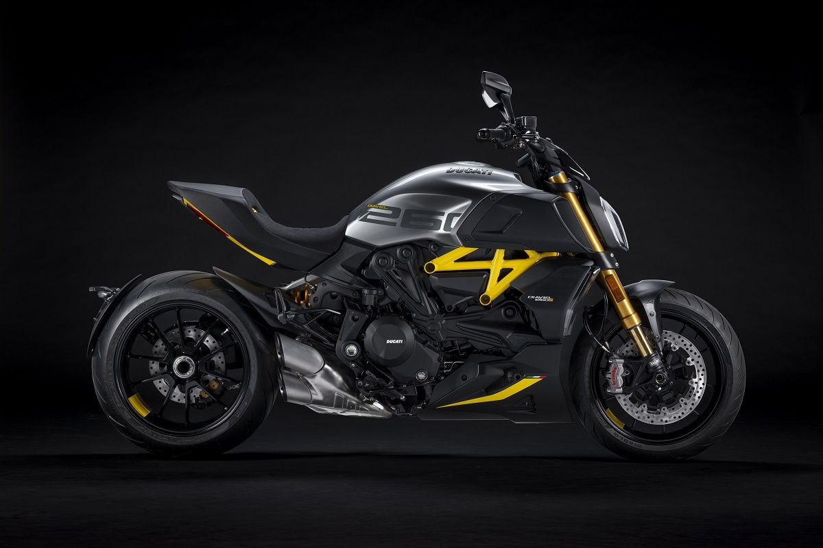 Ducati Diavel “Black and Steel”