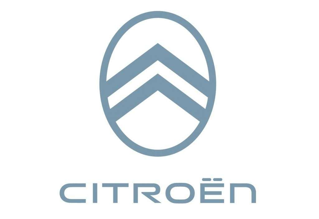 A Citroën está revelando hoje uma nova identidade e logotipo de marca, sinalizando uma nova era ousada, emocionante e dinâmica para a marca de 103 anos de idade, à medida que acelera sua missão de tornar a mobilidade elétrica inclusiva a todos e estender seu DNA para mais acessibilidade, audácia e bem-estar do cliente.