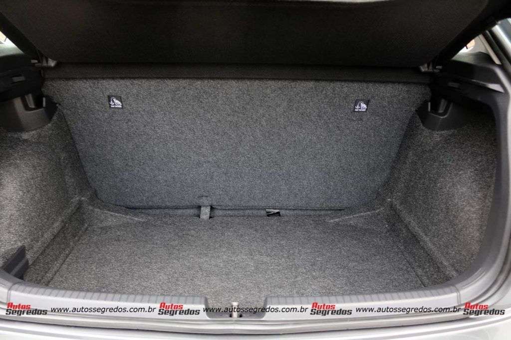 porta-malas do VW Polo 170 TSI 2023