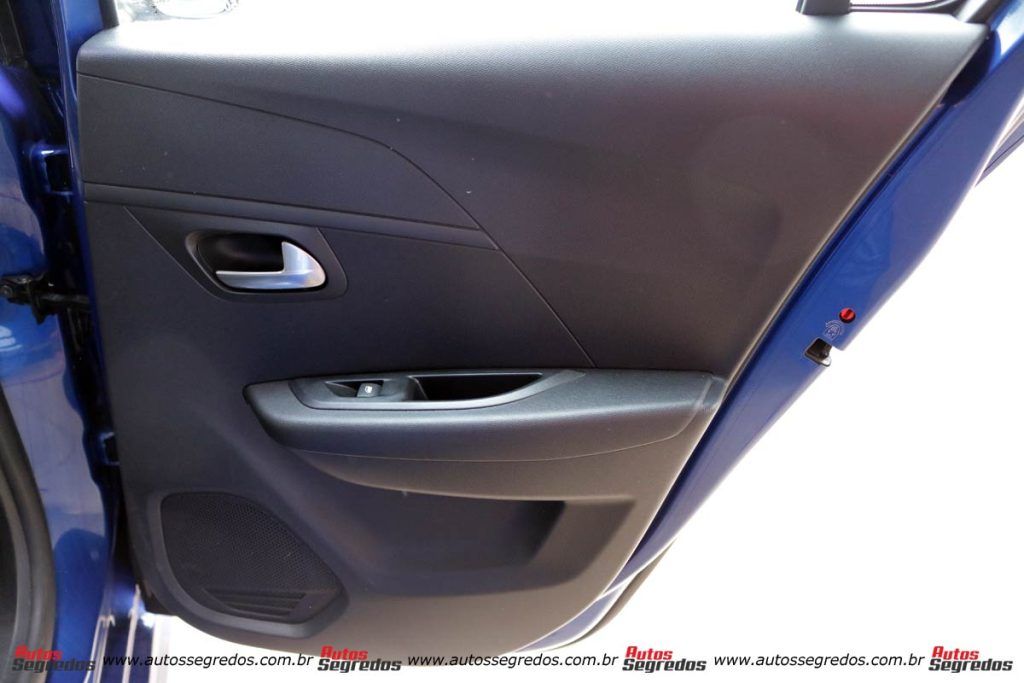 forro de porta traseiro direito do Peugeot 208 Griffe 2023