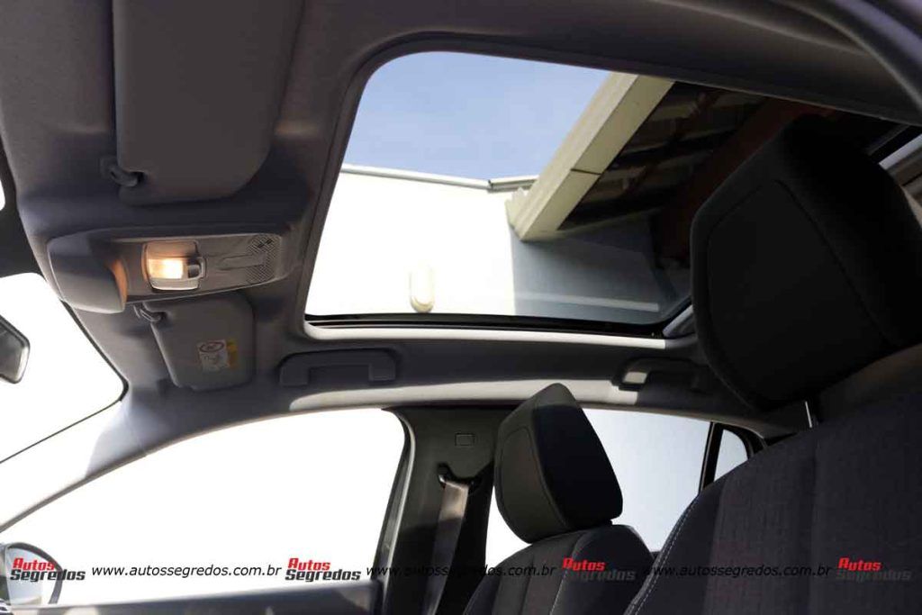teto solar panorâmico do Peugeot 208 1.0 Style
