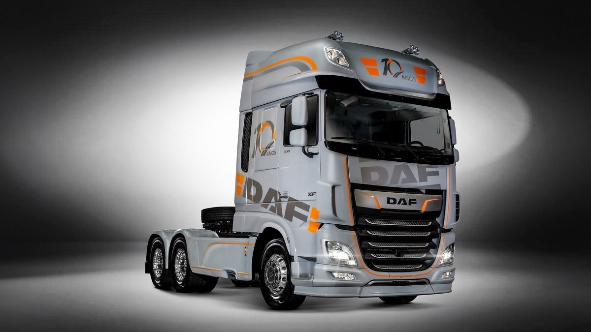 DAF celebra 10 anos de Brasil com série limitada do caminhão XF