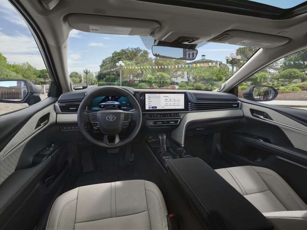 Interior Toyota Camry 2025