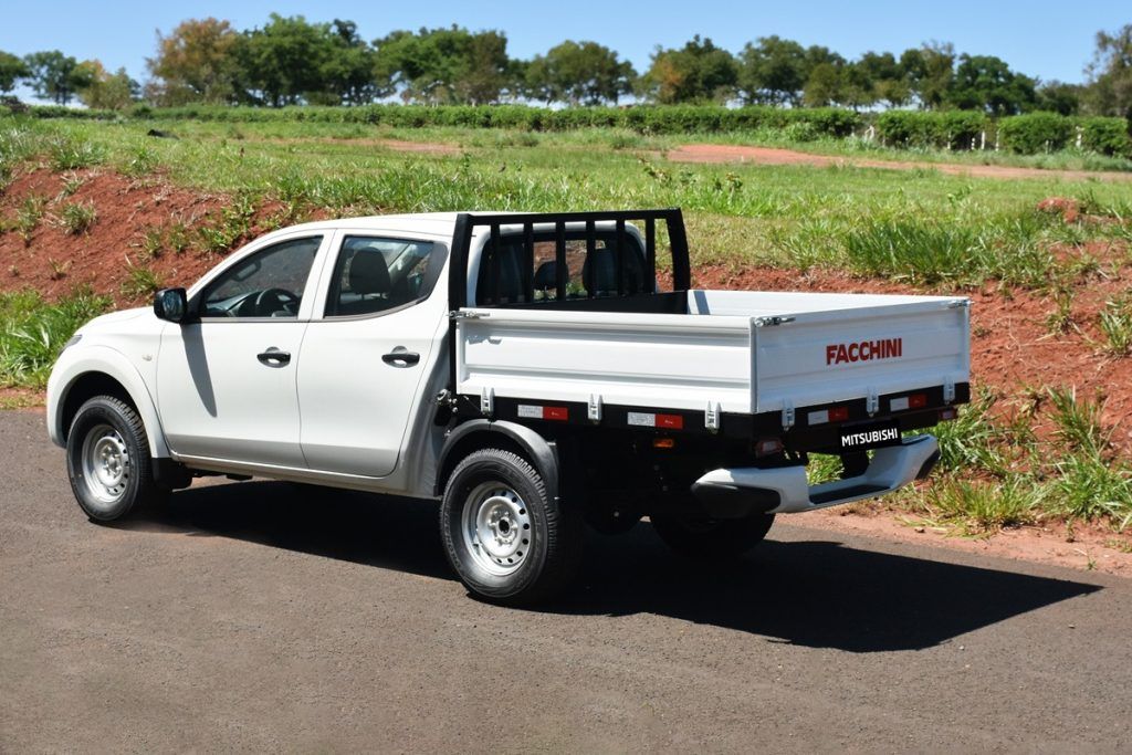Mitsubishi Motors passa a comercializar duas versões da picape L200 Triton com nova caçamba para transporte de carga seca