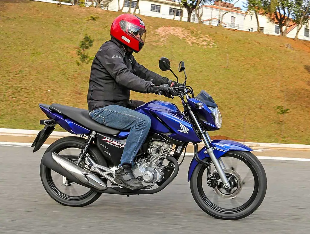 Andamos com a Honda CG 160 Fan, uma moto que trouxe boas lembranças